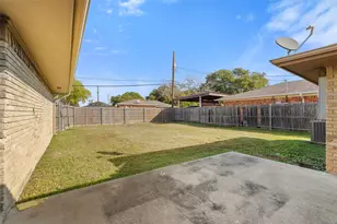 6907 Pickrell Dr, Dallas, TX 75227 - Photo 31