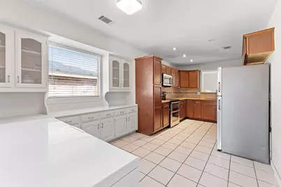 6907 Pickrell Drive, Dallas, TX 75227 - Photo 11