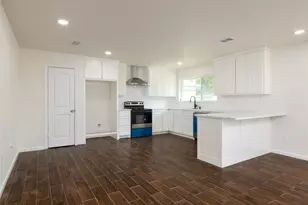 3743 Canada Dr, Dallas, TX 75212 - Photo 9