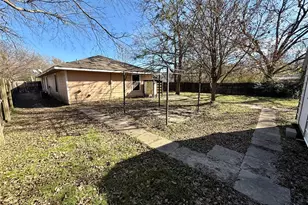 1402 S Montgomery St, Sherman, TX 75090 - Photo 13
