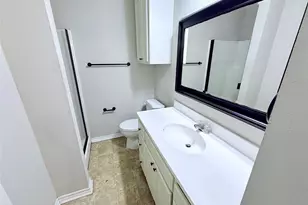 1402 S Montgomery St, Sherman, TX 75090 - Photo 5