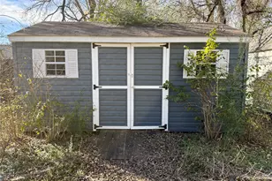 1402 S Montgomery St, Sherman, TX 75090 - Photo 9