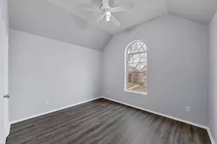 907 Jamie Dr, Grand Prairie, TX 75052 - Photo 13