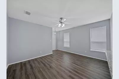 907 Jamie Drive, Grand Prairie, TX 75052 - Photo 3