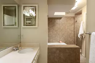 9115 Valley Chapel Ln, Dallas, TX 75220 - Photo 19