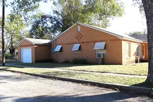 308 W Live Oak St, Dublin, TX 76446 - Photo 3