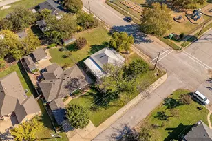 201 N 3rd St, Krum, TX 76249 - Photo 27