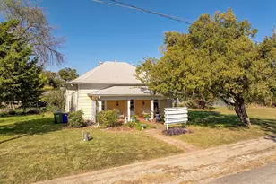 201 N 3rd St, Krum, TX 76249 - Photo 29