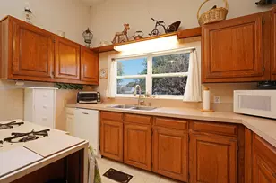 201 N 3rd St, Krum, TX 76249 - Photo 9