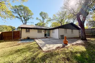 702 Chestnut Dr, Arlington, TX 76012 - Photo 11