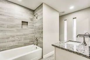 702 Chestnut Dr, Arlington, TX 76012 - Photo 9