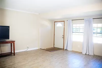 3218 Emmett Street, Dallas, TX 75211 - Photo 7
