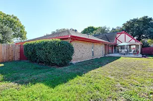 9737 Burney Dr, Dallas, TX 75243 - Photo 33