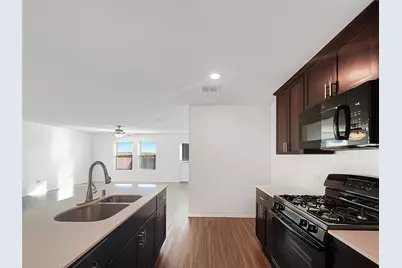 421 Blue Crow Lane, Fort Worth, TX 76052 - Photo 17