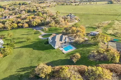 362 Woodland Hills Drive, Sherman, TX 75092 - Photo 5