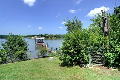 302 Collum Drive, Lake Bridgeport, TX 76426 - Photo 7