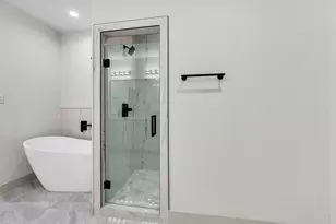 715 E Jefferson St, Waxahachie, TX 75165 - Photo 31