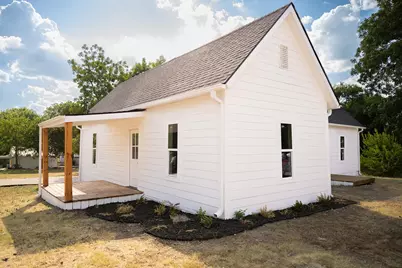 309 E Cheek Street, Saint Jo, TX 76265 - Photo 1