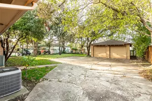 6525 E Mockingbird Ln, Dallas, TX 75214 - Photo 19