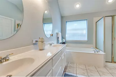 2620 Britany Circle, Bedford, TX 76022 - Photo 23