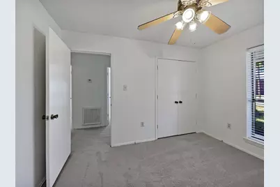 806 SE 4th Street, Grand Prairie, TX 75051 - Photo 13