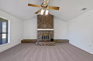 806 SE 4th St, Grand Prairie, TX 75051 - Photo 3