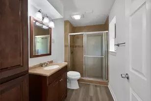 806 SE 4th St, Grand Prairie, TX 75051 - Photo 17