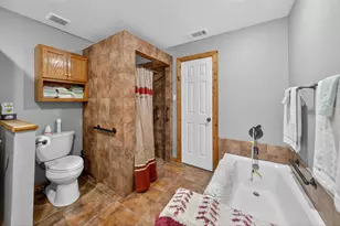 509 Wildewood Dr, Chandler, TX 75758 - Photo 19