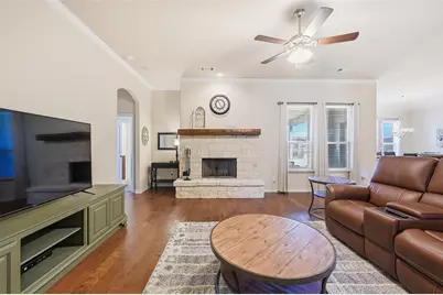 320 Little John Court, Saginaw, TX 76179 - Photo 9