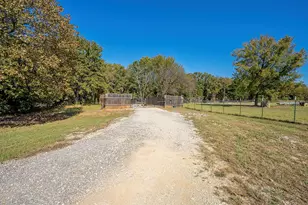 1696 Co Rd 222, Gainesville, TX 76240 - Photo 33