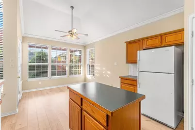 111 Midcrest Drive, Irving, TX 75063 - Photo 9