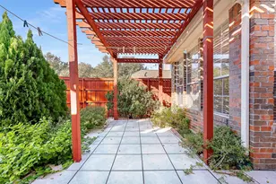 111 Midcrest Dr, Irving, TX 75063 - Photo 23