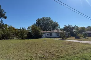 614 N Main St, Springtown, TX 76082 - Photo 1