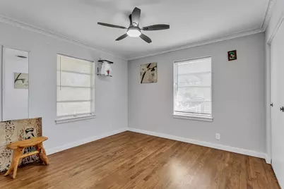 709 Valley View Drive, Arlington, TX 76010 - Photo 9