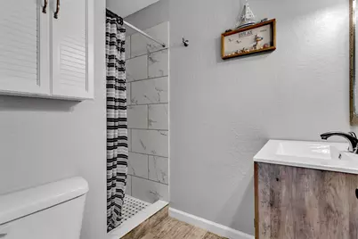 709 Valley View Drive, Arlington, TX 76010 - Photo 13