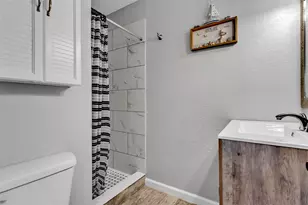 709 Valley View Dr, Arlington, TX 76010 - Photo 13