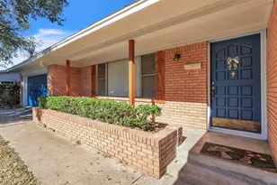 709 Valley View Dr, Arlington, TX 76010 - Photo 1