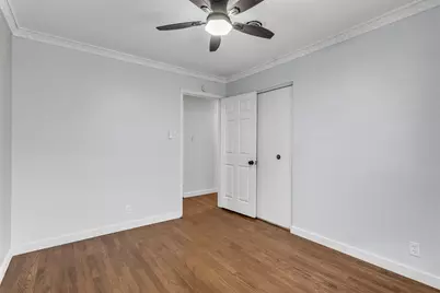 709 Valley View Drive, Arlington, TX 76010 - Photo 11