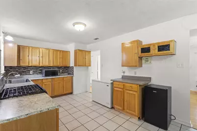 4805 Ira Street, Haltom City, TX 76117 - Photo 5