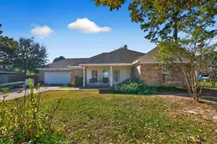 517 Wildewood Dr, Chandler, TX 75758 - Photo 1