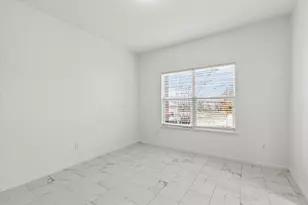 9236 Castorian Dr, Fort Worth, TX 76131 - Photo 9