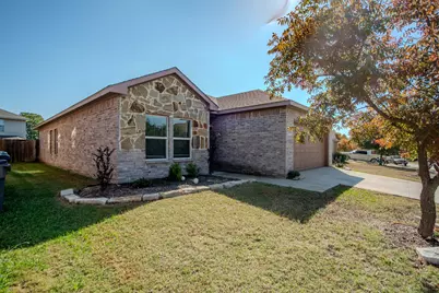 2049 Meadow View Drive, Princeton, TX 75407 - Photo 3