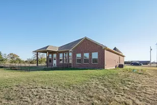 220 Delatorre St, Trenton, TX 75490 - Photo 23