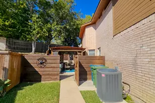 1812 Haley Cir, Carrollton, TX 75006 - Photo 13