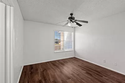 812 Creekside Drive, Lewisville, TX 75067 - Photo 17