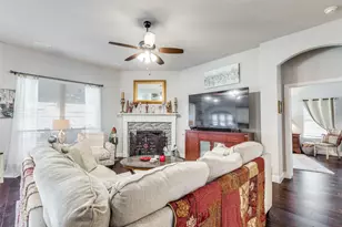 1205 Arabella Ln, Little Elm, TX 76227 - Photo 9