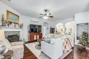 1205 Arabella Ln, Little Elm, TX 76227 - Photo 9