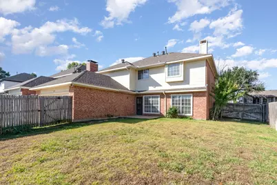 964 Camden Drive, Lewisville, TX 75067 - Photo 17