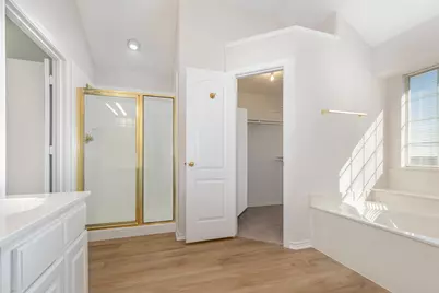 964 Camden Drive, Lewisville, TX 75067 - Photo 13