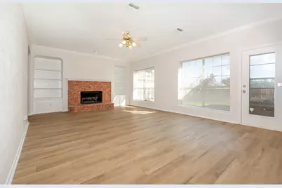 964 Camden Drive, Lewisville, TX 75067 - Photo 5